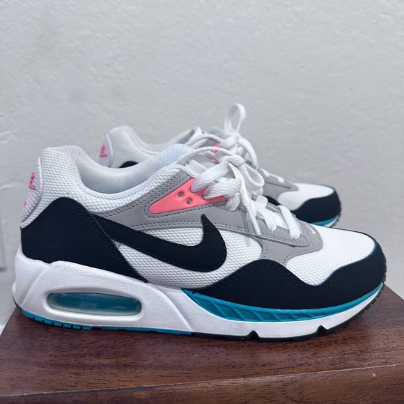 Nike Shoes - Nike Air Max Correlate